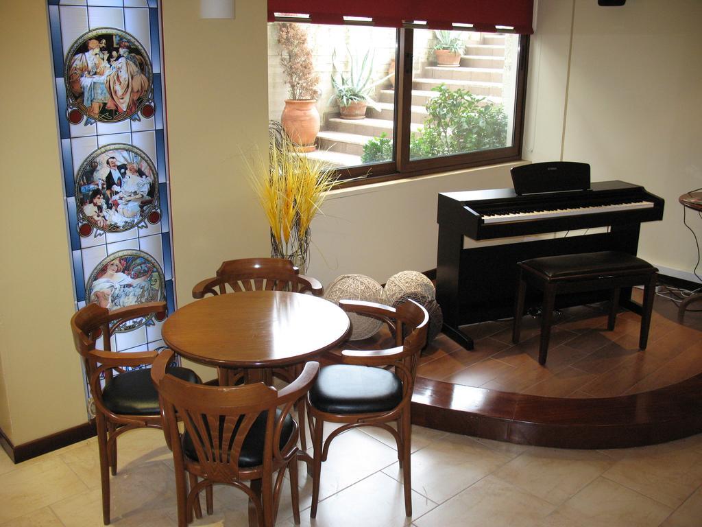 Hotel Prigipikon Suites And Sofites Лутра Ипатис Екстериор снимка