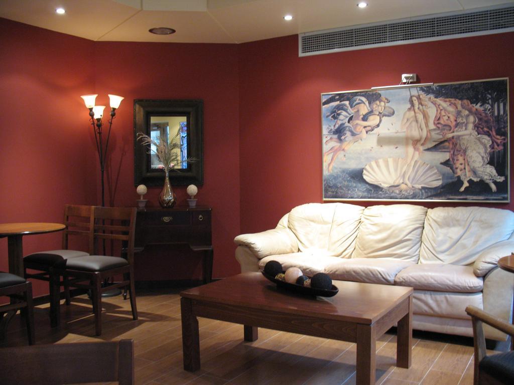 Hotel Prigipikon Suites And Sofites Лутра Ипатис Екстериор снимка
