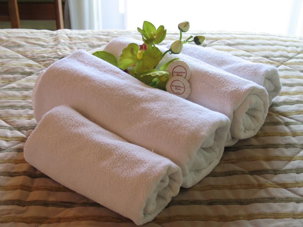 Hotel Prigipikon Suites And Sofites Лутра Ипатис Екстериор снимка