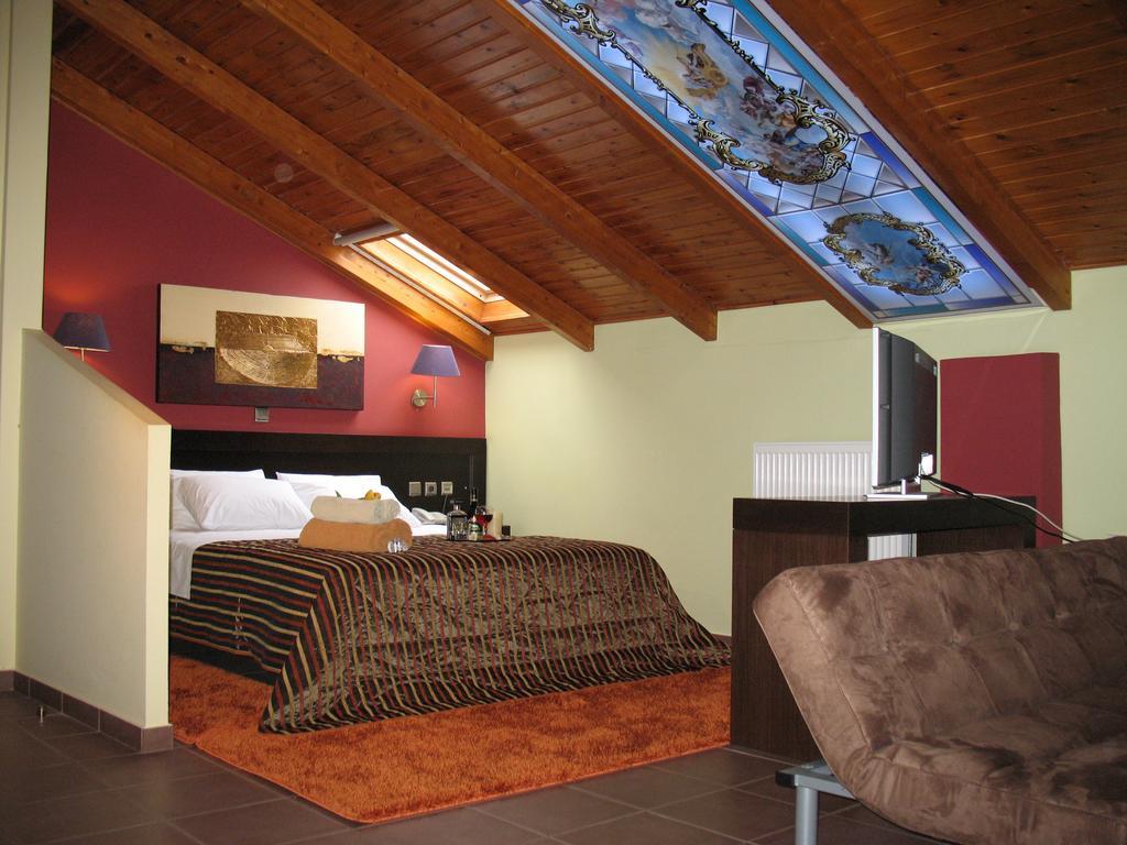 Hotel Prigipikon Suites And Sofites Лутра Ипатис Екстериор снимка