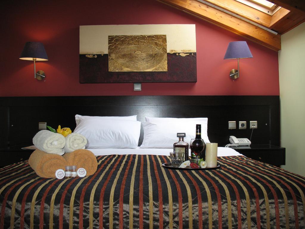 Hotel Prigipikon Suites And Sofites Лутра Ипатис Екстериор снимка