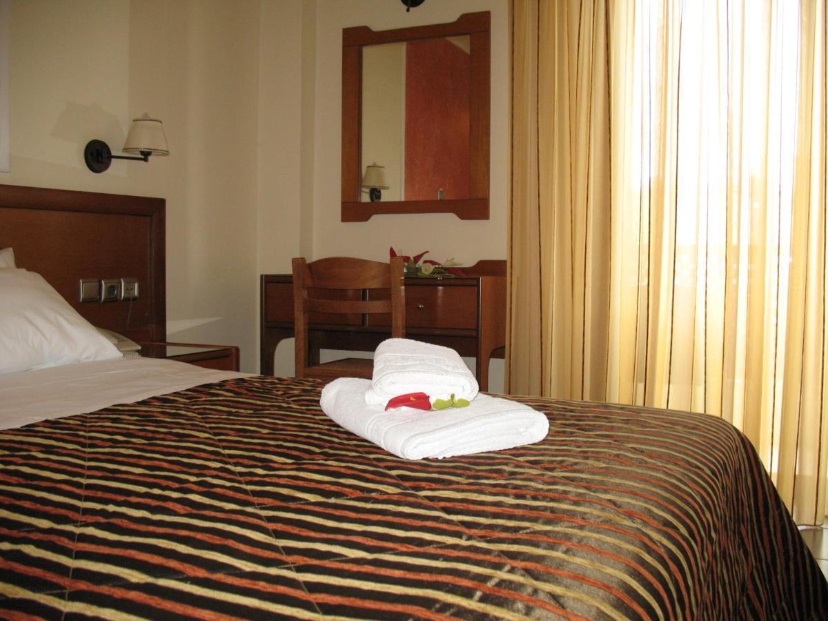 Hotel Prigipikon Suites And Sofites Лутра Ипатис Екстериор снимка