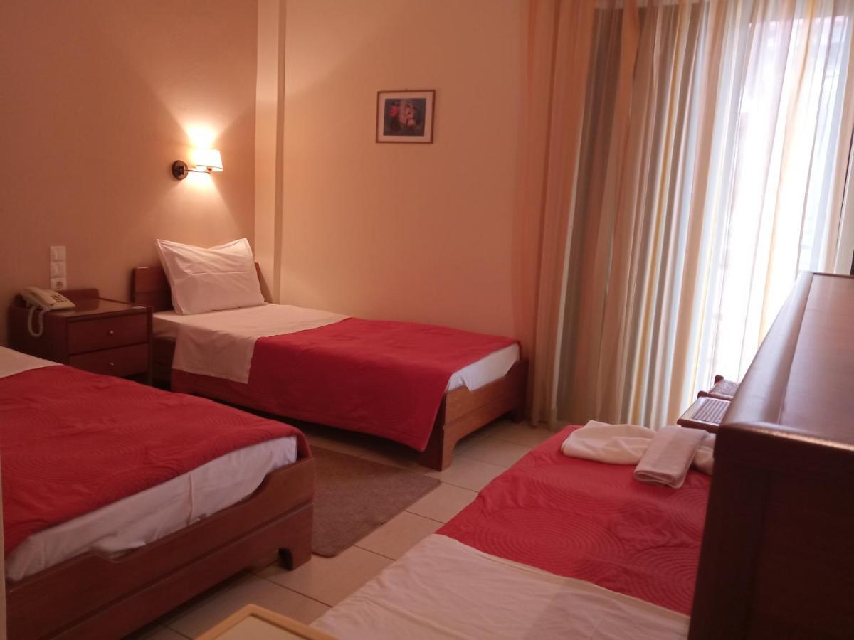 Hotel Prigipikon Suites And Sofites Лутра Ипатис Екстериор снимка