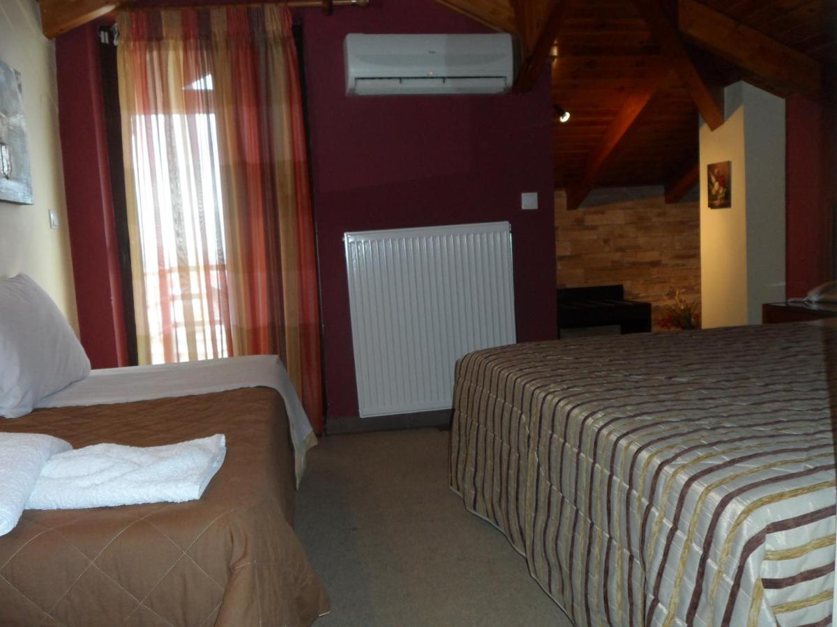 Hotel Prigipikon Suites And Sofites Лутра Ипатис Екстериор снимка