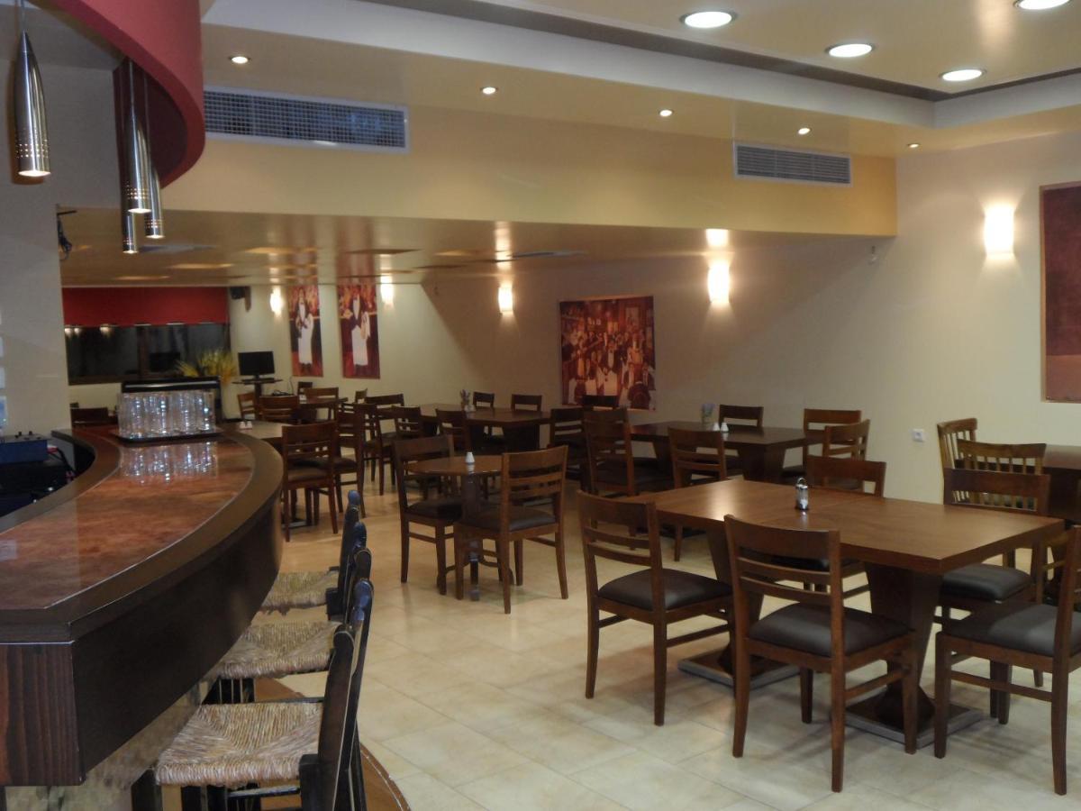 Hotel Prigipikon Suites And Sofites Лутра Ипатис Екстериор снимка