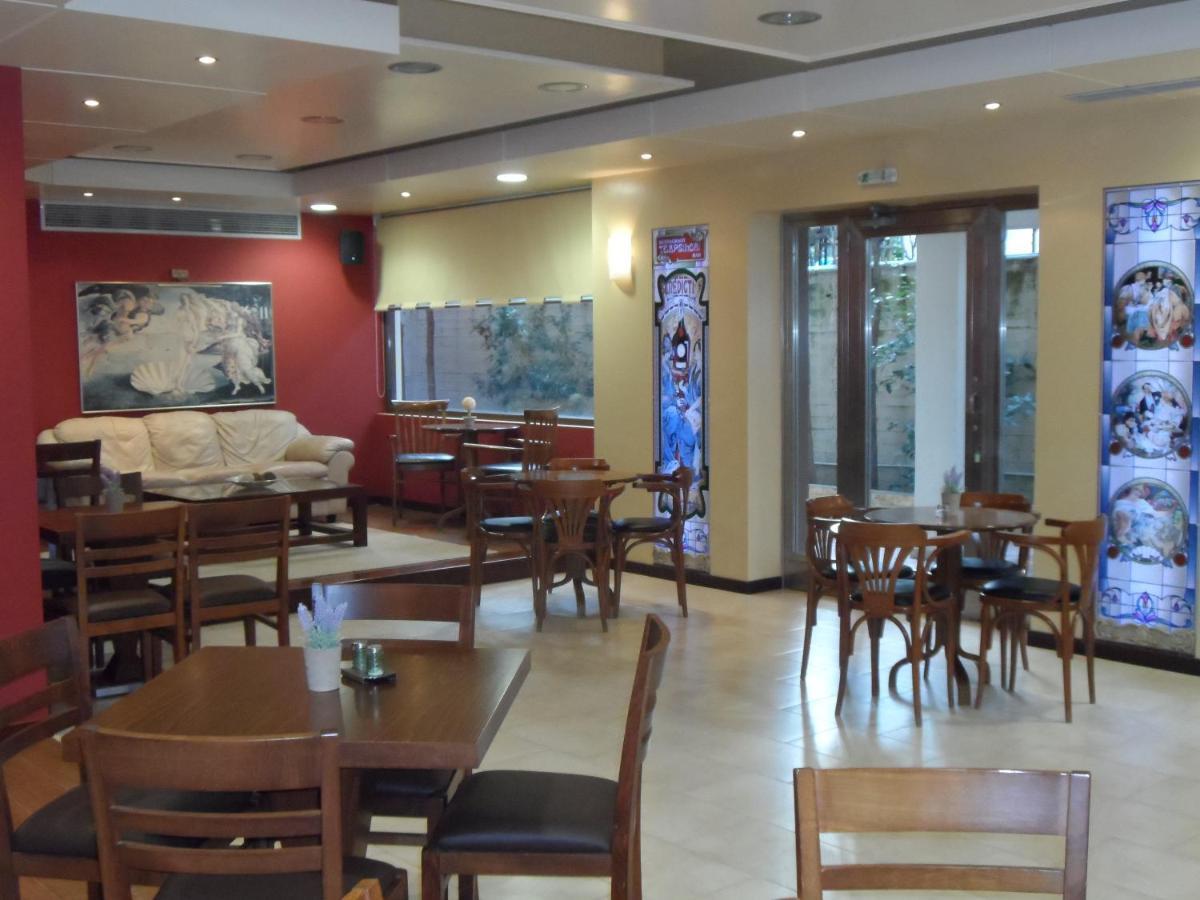 Hotel Prigipikon Suites And Sofites Лутра Ипатис Екстериор снимка