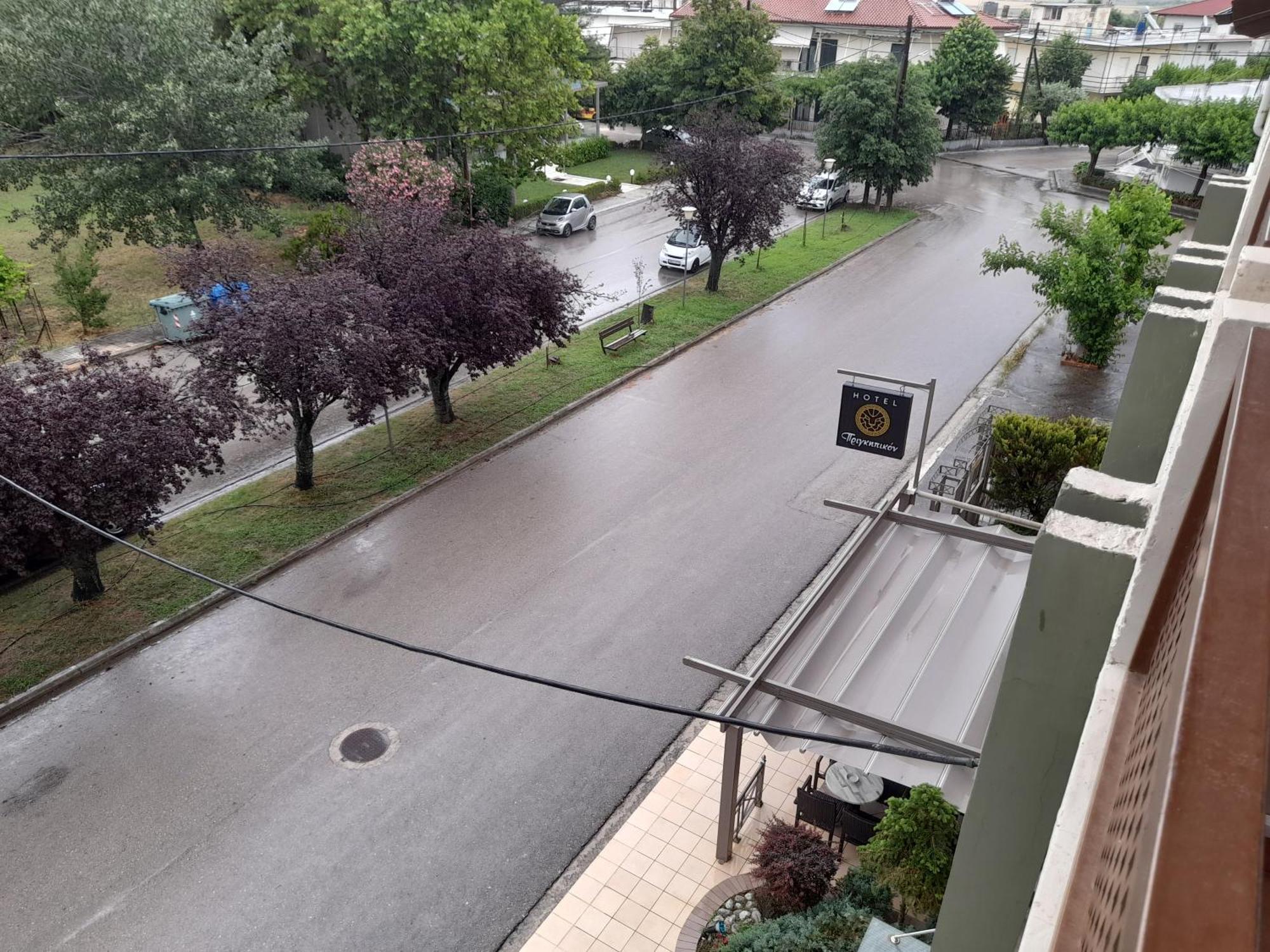 Hotel Prigipikon Suites And Sofites Лутра Ипатис Екстериор снимка
